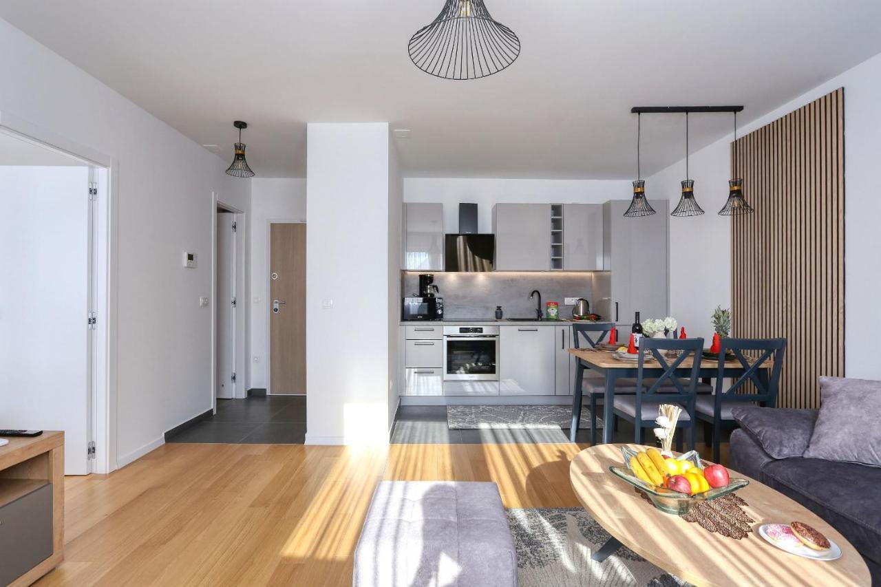Apartments Perla With Free Parking Zadar Exterior photo